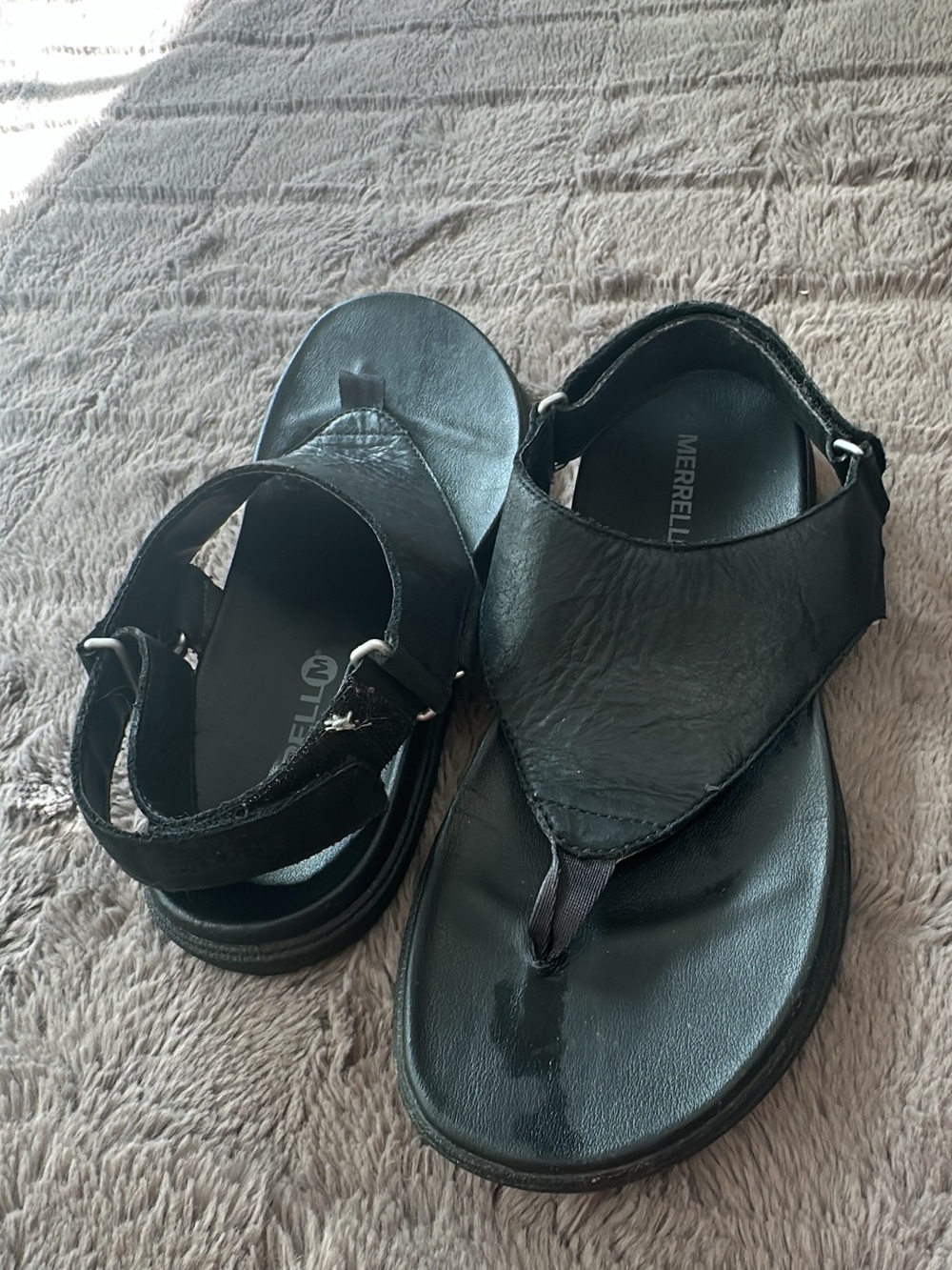 Merrell around the town. (Shoe26)